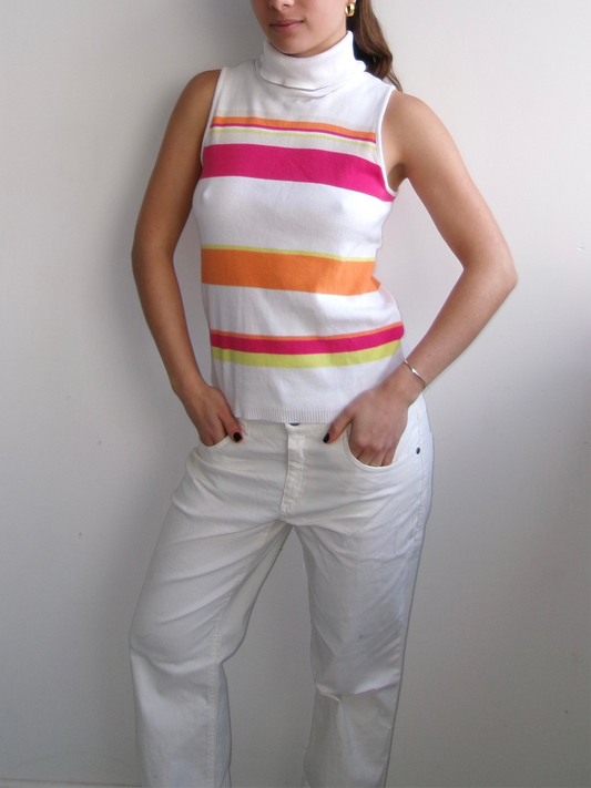 Colourful sleeveless turtleneck
