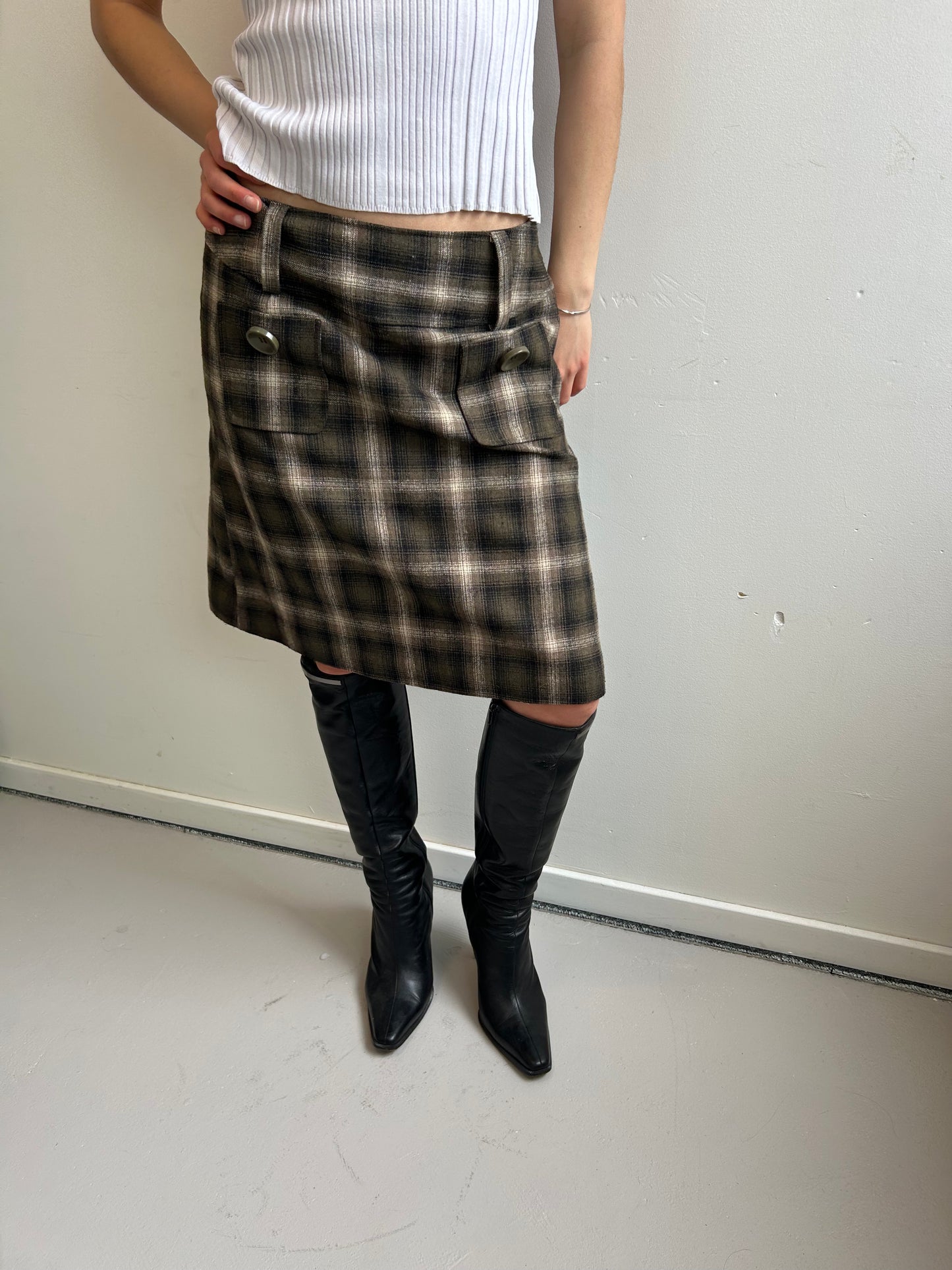 Midi Skirt in Plaid